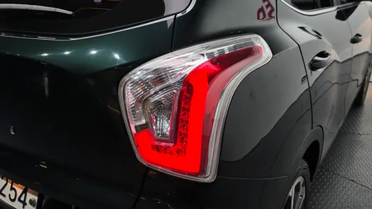 KG Mobility Tivoli VX 2WD 2016 24