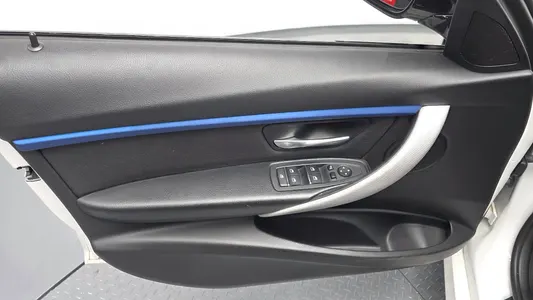 BMW 3 Series (F30) 320d M 2017 24