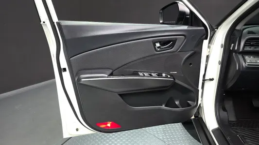 KG Mobility 티볼리 에어 1.6 RX 2WD 2017 24