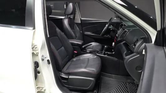 KG Mobility 티볼리 에어 1.6 RX 2WD 2017 26