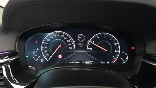 BMW 5 Series (G30) 520i 2019 7