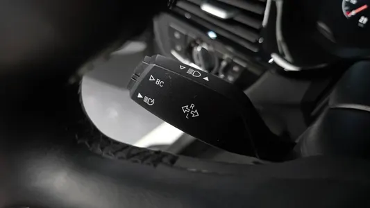 BMW 5 Series (G30) 520i 2019 18