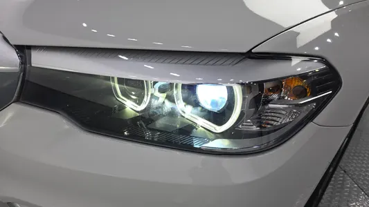 BMW 5 Series (G30) 520i 2019 22