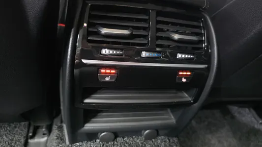 BMW 5 Series (G30) 520i 2019 29