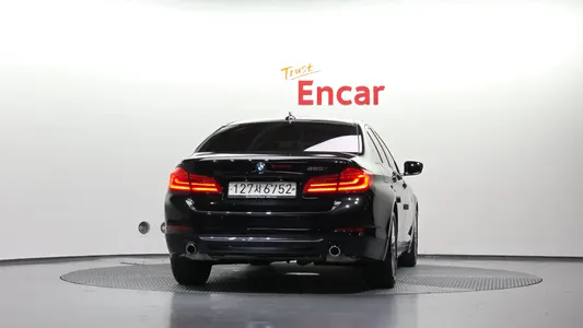 BMW 5 Series (G30) 520i 2020 4