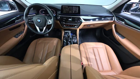 BMW 5 Series (G30) 520i 2020 7