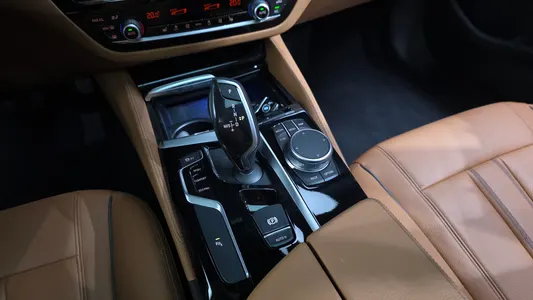 BMW 5 Series (G30) 520i 2020 9