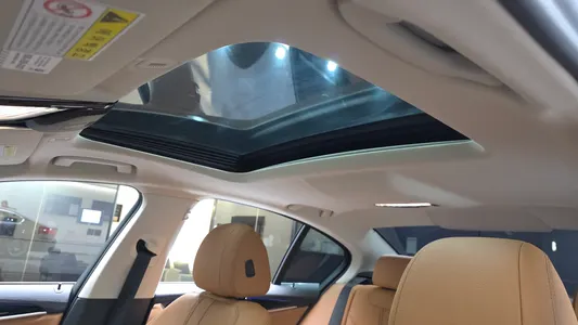 BMW 5 Series (G30) 520i 2020 19