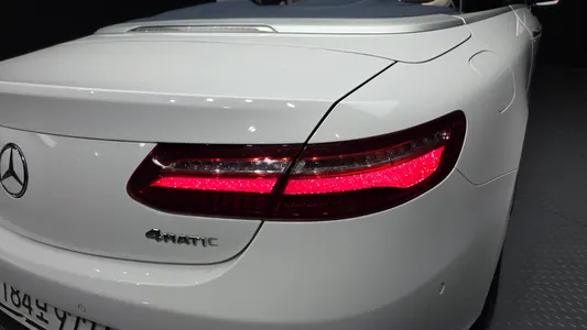 Mercedes-Benz E-Class W213 E220d 2020 24