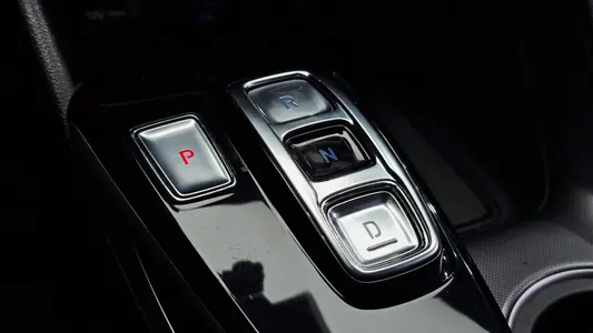 Hyundai (DN8) 2.0 LPG() 2019 9