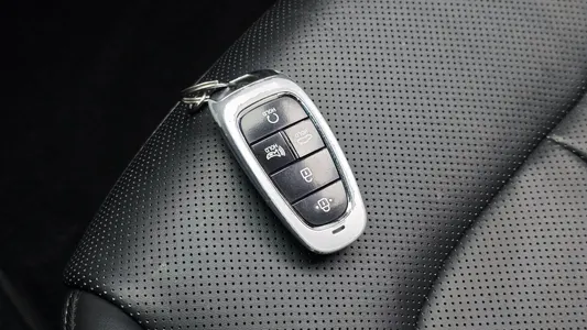 Hyundai (DN8) 2.0 LPG() 2019 18