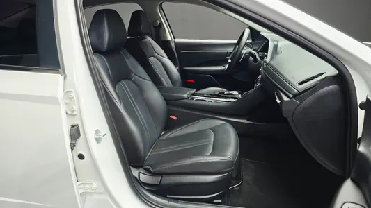 Hyundai (DN8) 2.0 LPG() 2019 26