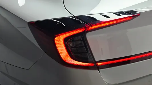 Hyundai (DN8) 2.0 LPG() 2019 23