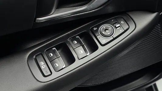 Hyundai (DN8) 2.0 LPG() 2019 30