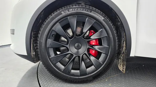 Tesla Y RWD 2023 5