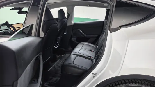 Tesla Y RWD 2023 12