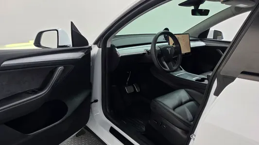 Tesla Y RWD 2023 10