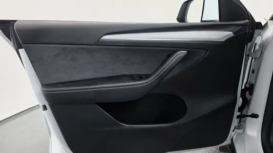 Tesla Y RWD 2023 24