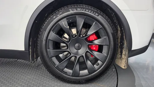 Tesla Y RWD 2023 21