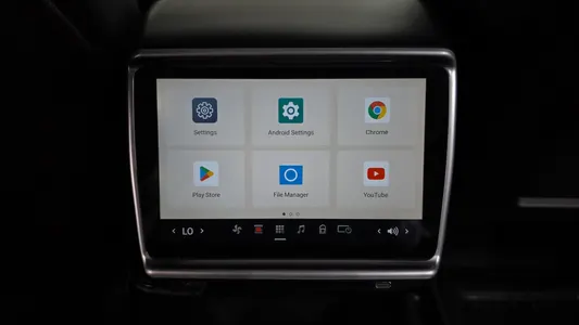 Tesla Y RWD 2023 32