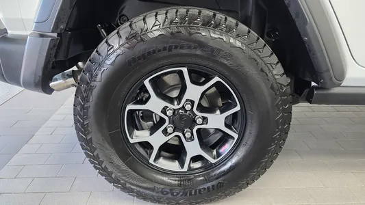 Jeep (JL) 2.0 4 2021 5