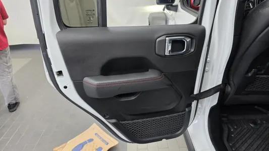 Jeep (JL) 2.0 4 2021 25