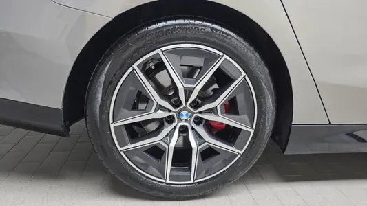 BMW 5 Series (G60) 520i 2024 5