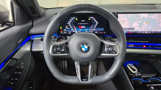 BMW 5 Series (G60) 520i 2024 15