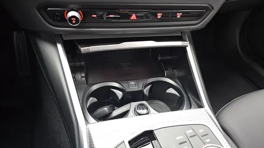 BMW 3 Series (G20) 320i M 2025 17