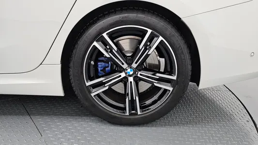 BMW 3 Series (G20) 320i M 2025 21