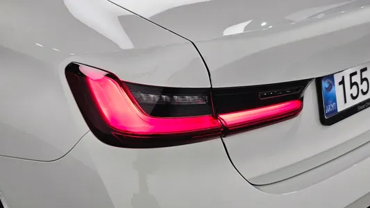 BMW 3 Series (G20) 320i M 2025 23