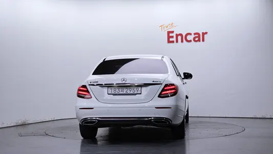 Mercedes-Benz E-Class W213 E300 4MATIC 2020 4