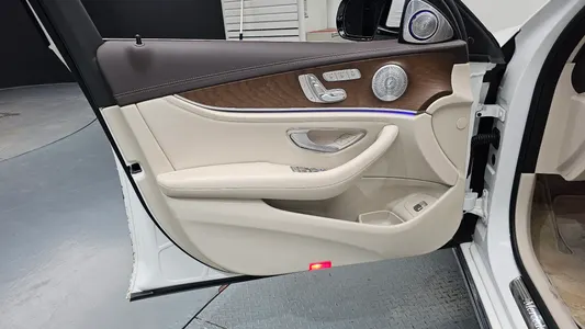 Mercedes-Benz E-Class W213 E300 4MATIC 2020 24