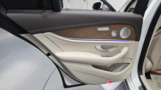 Mercedes-Benz E-Class W213 E300 4MATIC 2020 25