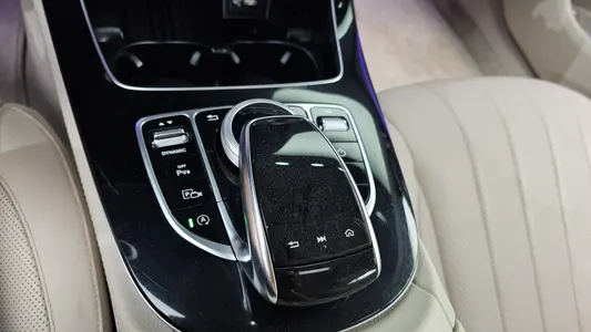 Mercedes-Benz E-Class W213 E300 4MATIC 2020 27