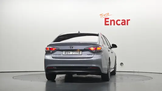 Hyundai LF 2.0 HEV 2015 4