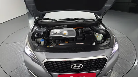 Hyundai LF 2.0 HEV 2015 6