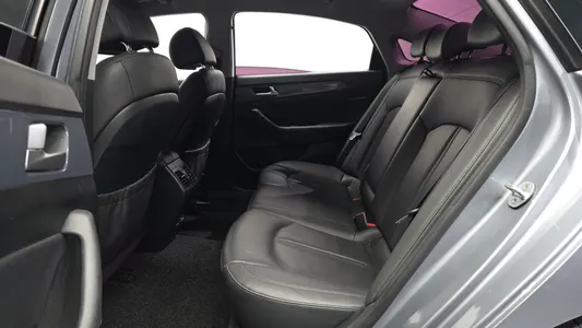 Hyundai LF 2.0 HEV 2015 26