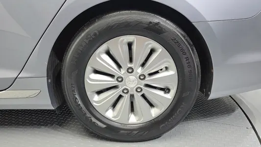 Hyundai LF 2.0 HEV 2015 21