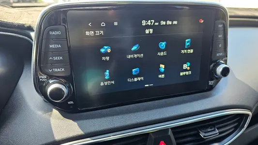 Hyundai TM 2.0 2WD 2020 27