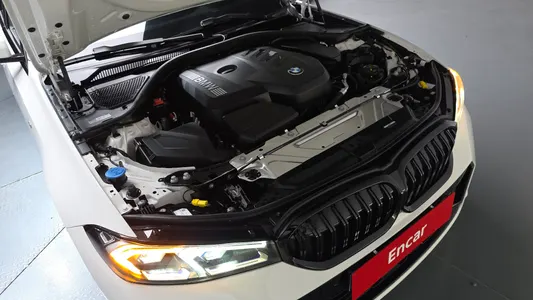 BMW 3 Series (G20) 320i M 2025 6