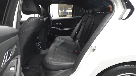 BMW 3 Series (G20) 320i M 2025 12