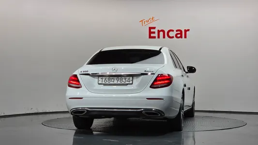Mercedes-Benz E-Class W213 E300 4MATIC 2018 4