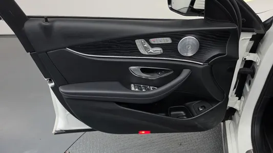 Mercedes-Benz E-Class W213 E300 4MATIC 2018 24