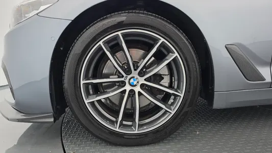 BMW 5 Series (G30) 520d 2017 5