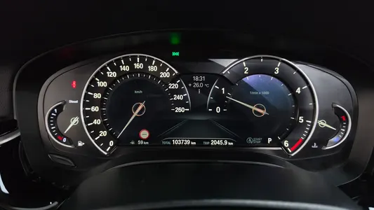 BMW 5 Series (G30) 520d 2017 8