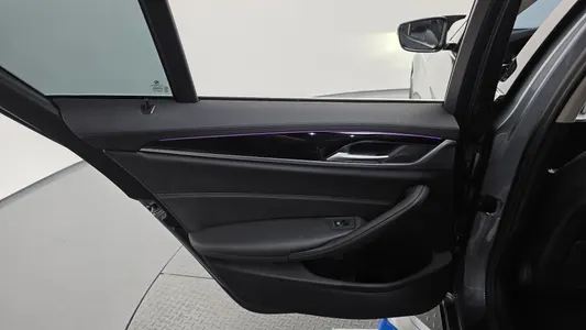 BMW 5 Series (G30) 520d 2017 25