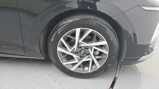 Hyundai (GN7) 2025 27
