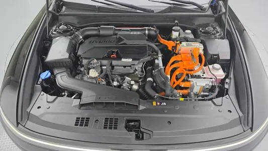 Hyundai (GN7) 2025 29