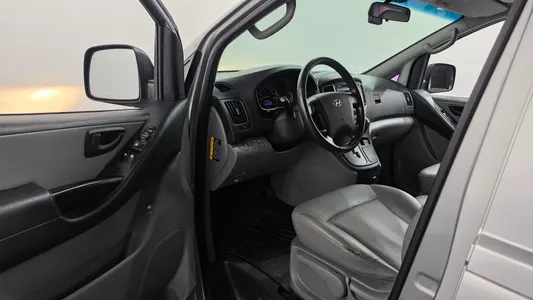 Hyundai Grand Starex 11 2015 10